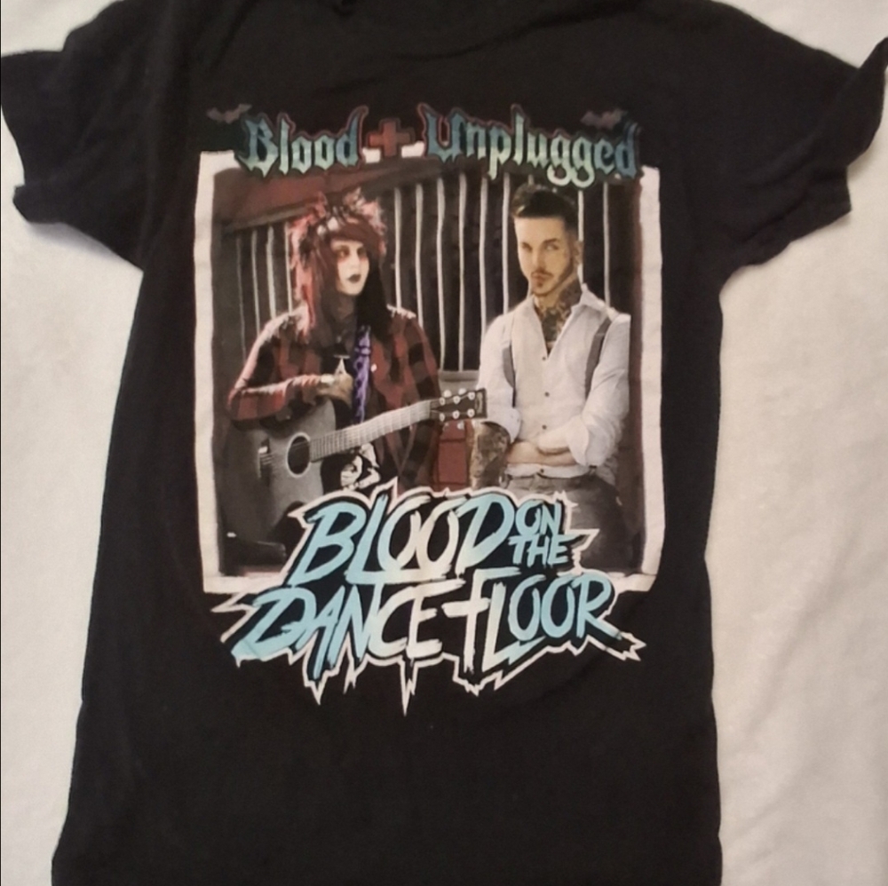 shirt size s Blood Unplugged